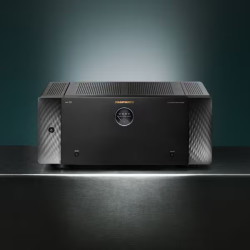 MARANTZ AMP 20 amplificateur de puissance, mise en scène face avant éclairée avec vumètre