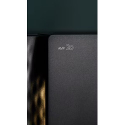 MARANTZ AMP 20 amplificateur de puissance, détail angle supérieur finition noire mate