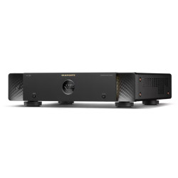 MARANTZ AMP 30 amplificateur 6 canaux, vue trois quarts droite façade noire et logo doré