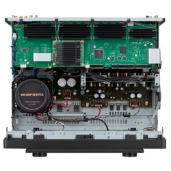 MARANTZ AV 30 préamplificateur AV, vue intérieure circuits transformateur audio et cartes