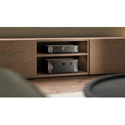 MARANTZ AV 30 préamplificateur associé à un amplificateur dans meuble TV en bois