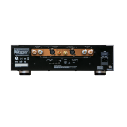 NAD M23 V2 amplificateur de puissance, panneau arrière connectique XLR RCA et borniers enceintes