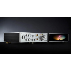 ROSE RA180 amplificateur intégré avec écran associé, mise en situation sur fond noir