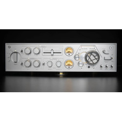 ROSE RA180 amplificateur intégré, façade argent détail vumètres et commandes sur fond noir