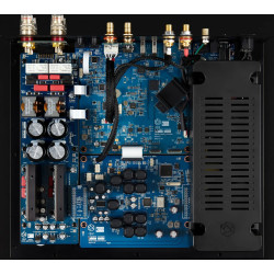 ROSE RS520 amplificateur noir, vue intérieure circuits imprimés et alimentation blindée