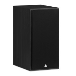 TRIANGLE BOREA BR04 enceinte bibliothèque noire, vue trois quarts avec grille tissu et logo Triangle