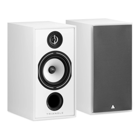 TRIANGLE BOREA BR04 enceinte bibliothèque HI-FI blanche, paire vue de trois quarts avec et sans cache tweeter et haut-parleur