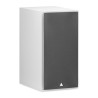 TRIANGLE BOREA BR04 enceinte bibliothèque blanche, vue de trois quarts avec cache tissu gris et logo