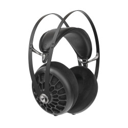 MEZE 105 AER casque haute fidélité ouvert, vue trois quarts arceau double et coussinets alcantara noir