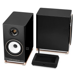 TRIANGLE CAPELLA 2 paire noir, vue trois quarts arrière avec grille magnétique et boîtier de connexion