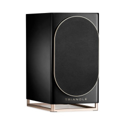 TRIANGLE CAPELLA 2 enceinte noir, vue trois quarts avec grille magnétique ovale et socle cuivré