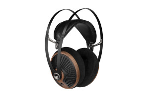 MEZE 105 SILVA casque haute fidélité ouvert, coques bois de noyer et coussinets velours vue de trois quarts