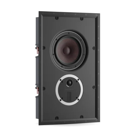 DALI PHANTOM S-80 enceinte encastrable, vue trois quarts woofer et tweeter sur baffle noir