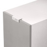 KEF Q1 META enceinte bibliothèque blanc, détail logo KEF et finition texturée vue de dessus