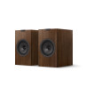 KEF Q3 META paire d'enceintes bibliothèque finition noyer, vue trois quarts avec tweeter Uni-Q
