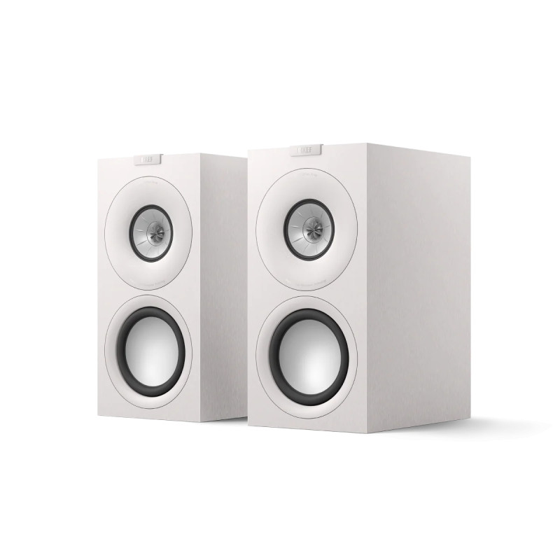 KEF Q-Concerto META enceintes bibliothèque HI-FI finition blanc, paire vue trois quarts avec tweeter Uni-Q coaxial