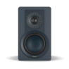 DALI KUPID enceinte bibliothèque HI-FI bleue, vue de face sans grille tweeter à dôme et woofer