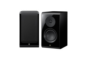 YAMAHA NS600A enceinte bibliothèque noir laqué, paire vue de face avec et sans grille tissu