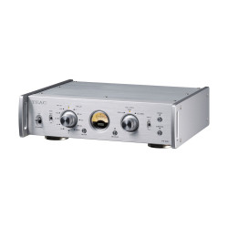 TEAC PE-505 préamplificateur phono argent, vue de trois quarts façade et capot aluminium