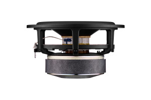DYNAUDIO FOCUS 30 enceinte colonne connectée finition noyer, haut-parleur grave Esotar vue de profil détail moteur