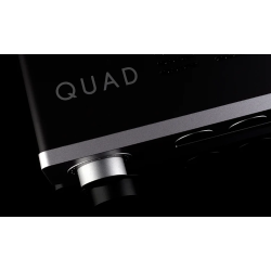 QUAD QUAD 3 amplificateur intégré, détail logo QUAD et molette volume sur finition noire