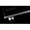 QUAD QUAD 3 amplificateur intégré, détail logo QUAD et molette volume sur finition noire