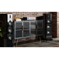 QUAD QUAD 3 amplificateur intégré, mise en situation salon avec enceintes colonne sur meuble