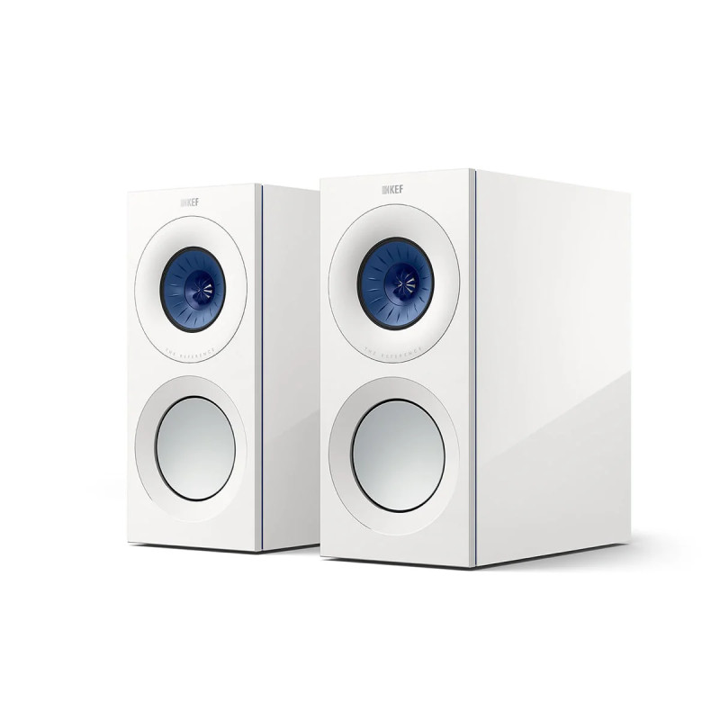 KEF REFERENCE 1 META enceintes bibliothèque finition blanc et bleu, paire vue de trois quarts avec radiateur passif