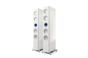 KEF REFERENCE 5 META paire d'enceintes colonnes Hi-Fi finition blanc avec haut-parleurs Uni-Q bleus, vue trois quarts