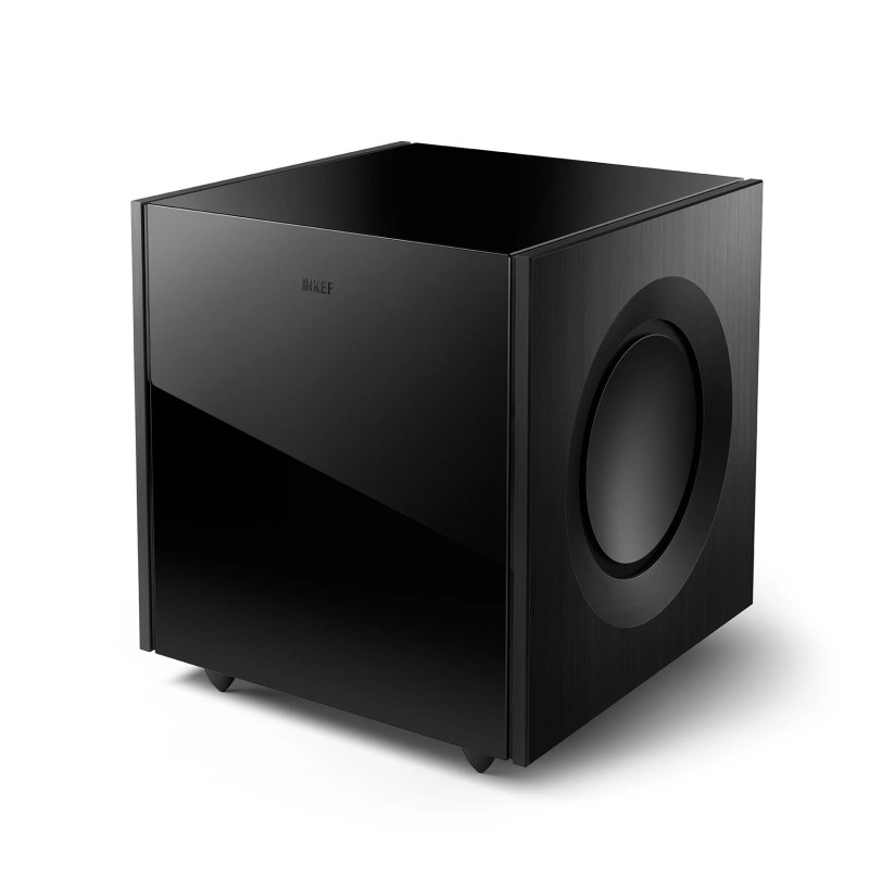 KEF REFERENCE 8B caisson de basses, vue trois quarts façade verre noir et haut-parleur latéral