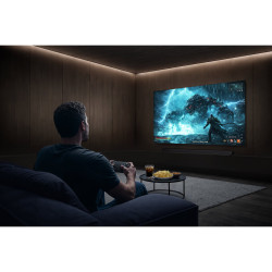 SAMSUNG TQ65S92H TV OLED 65 pouces, mode gaming dans home cinéma avec joueur et manette