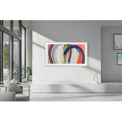 SAMSUNG The Frame 65" (65LS03H) TV QLED Lifestyle, cadre bois clair œuvre abstraite colorée au mur