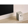 SAMSUNG Music Studio 7 LS70H enceinte connectée blanche, mise en situation près d'un téléviseur