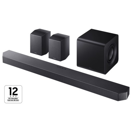 SAMSUNG HW-Q930H home cinéma sans fil 9.1.4, barre de son avec caisson et enceintes surround vue trois quarts