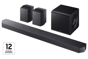 SAMSUNG HW-Q930H home cinéma sans fil 9.1.4, barre de son avec caisson et enceintes surround vue trois quarts