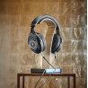 FOCAL UTOPIA reconditionné casque audio sur support, coussinets cuir perforé et câble jack