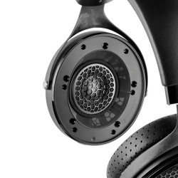 FOCAL UTOPIA reconditionné casque ouvert, zoom sur haut-parleur béryllium et grille nid d'abeille