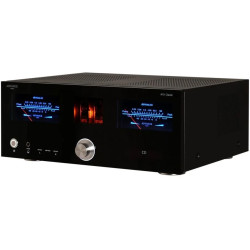 ADVANCE ACOUSTIC A10 CLASSIC amplificateur Hi-Fi, vue de trois quarts façade noire et capot ventilé