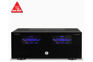 ADVANCE ACOUSTIC XA160 EVO amplificateur de puissance HI-FI, façade noire avec deux Vumètres bleus rétroéclairés