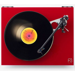 REGA Planar 3 Nd3 platine vinyle rouge, vue de dessus avec disque, bras et cellule installés