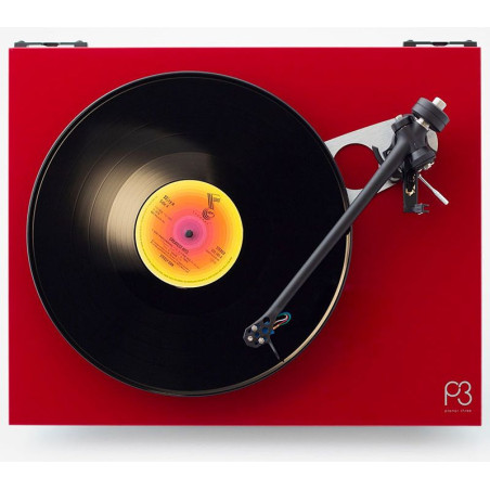 REGA Planar 3 Nd3 platine vinyle rouge, vue de dessus avec disque, bras et cellule installés