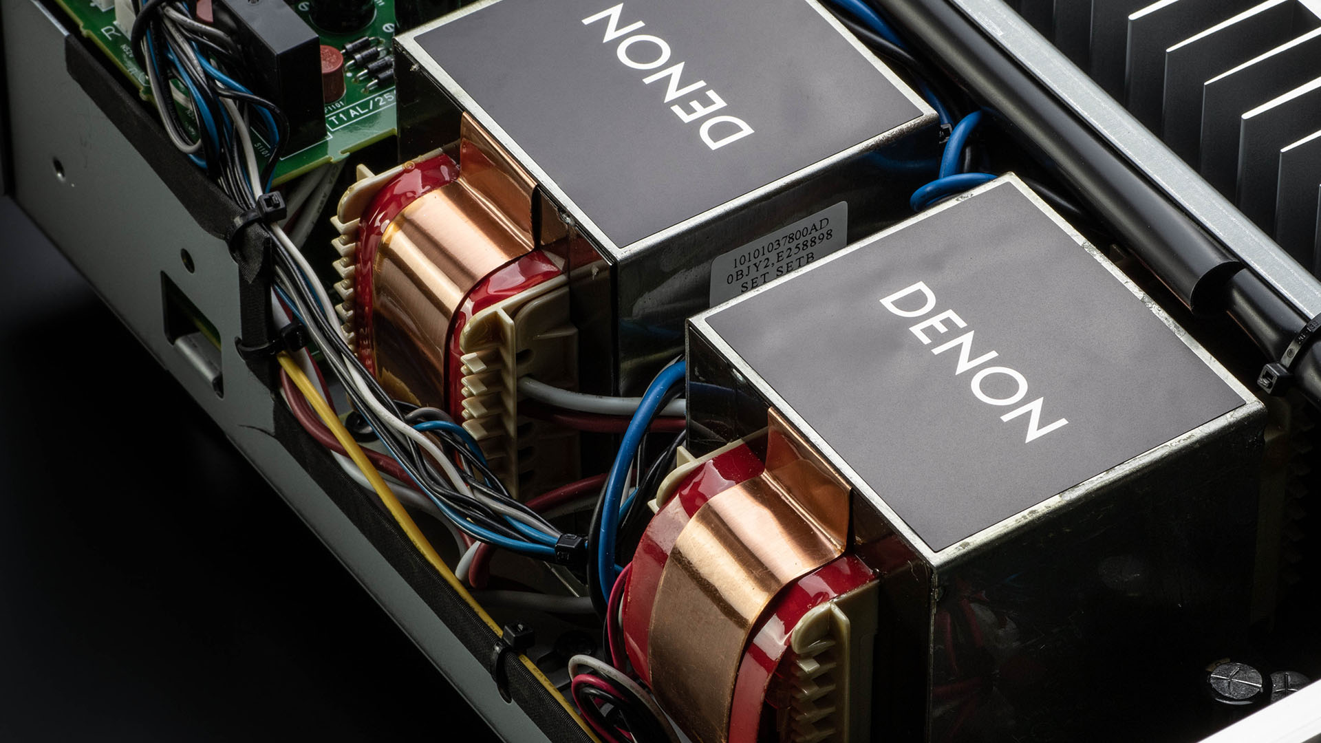 DENON PMA-1700NE Composants de haute qualité